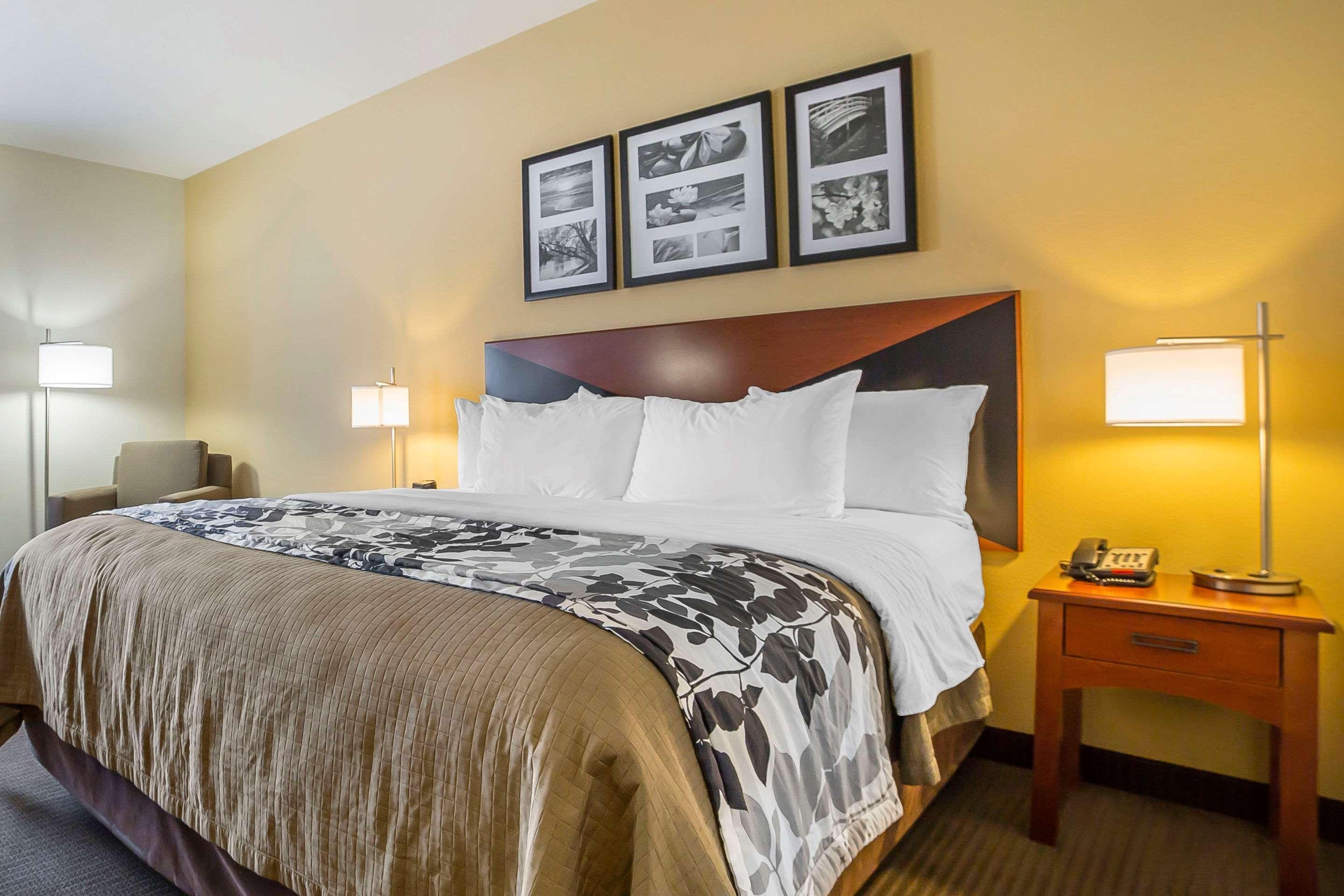 Sleep & 3* Douglas